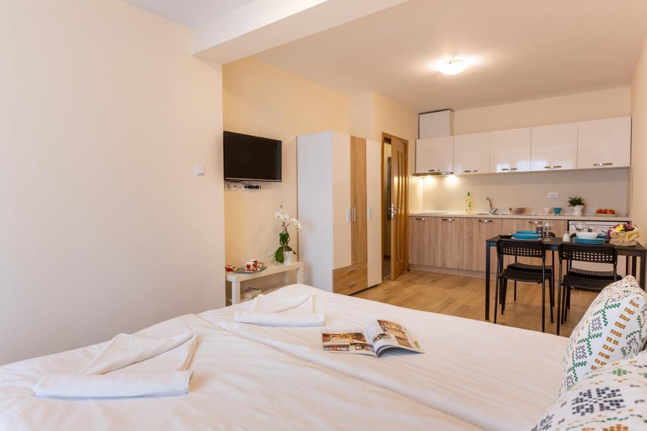 Apartments Flora Burgas Exterior photo